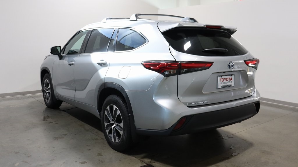 2022 Toyota Highlander Hybrid XLE 5