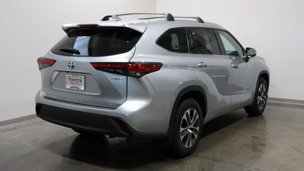 2022 Toyota Highlander Hybrid XLE 7