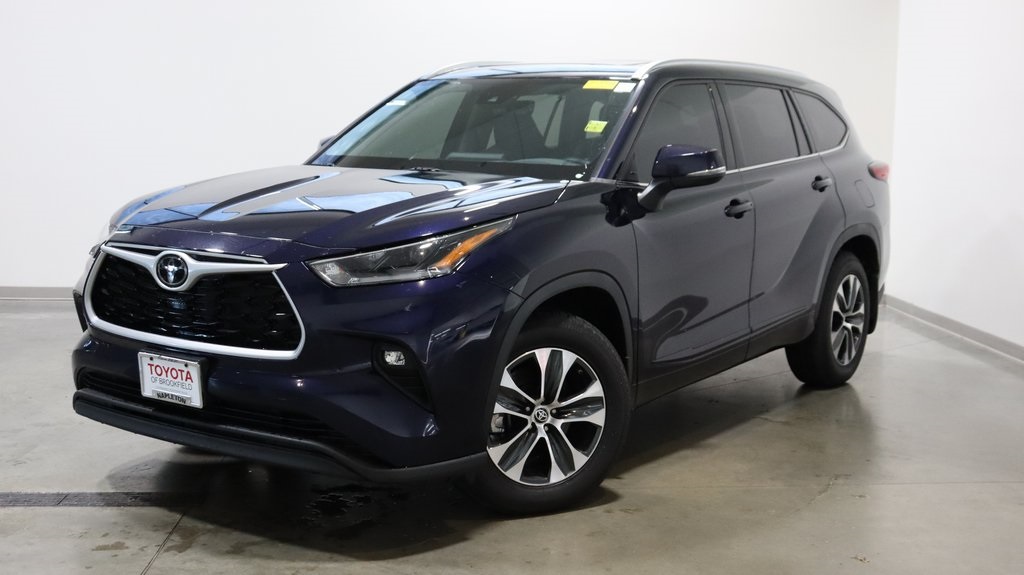 2021 Toyota Highlander XLE 3