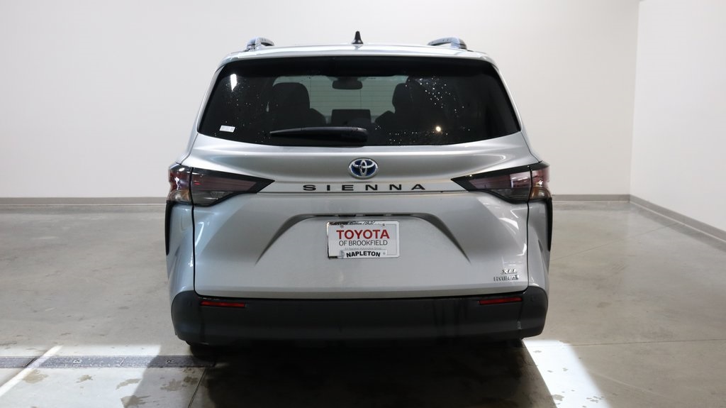 2023 Toyota Sienna XLE 6