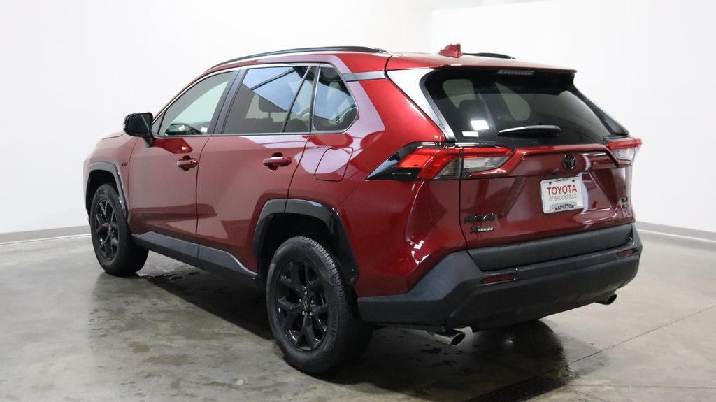 2021 Toyota RAV4 XLE 5