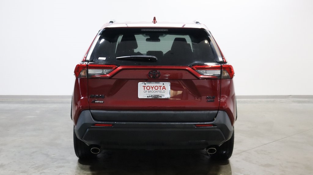 2021 Toyota RAV4 XLE 6