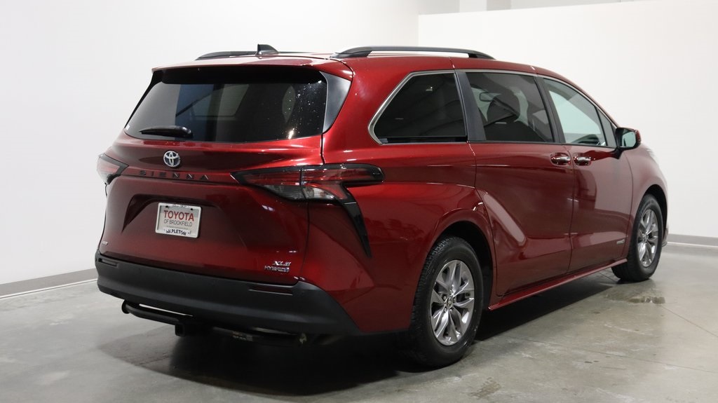 2021 Toyota Sienna XLE 7