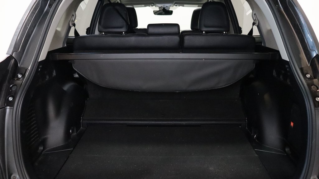 2016 Toyota RAV4 Hybrid Limited 28