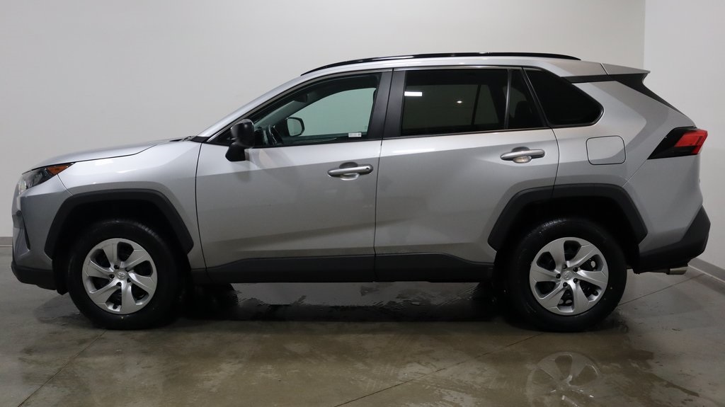 2021 Toyota RAV4 LE 4