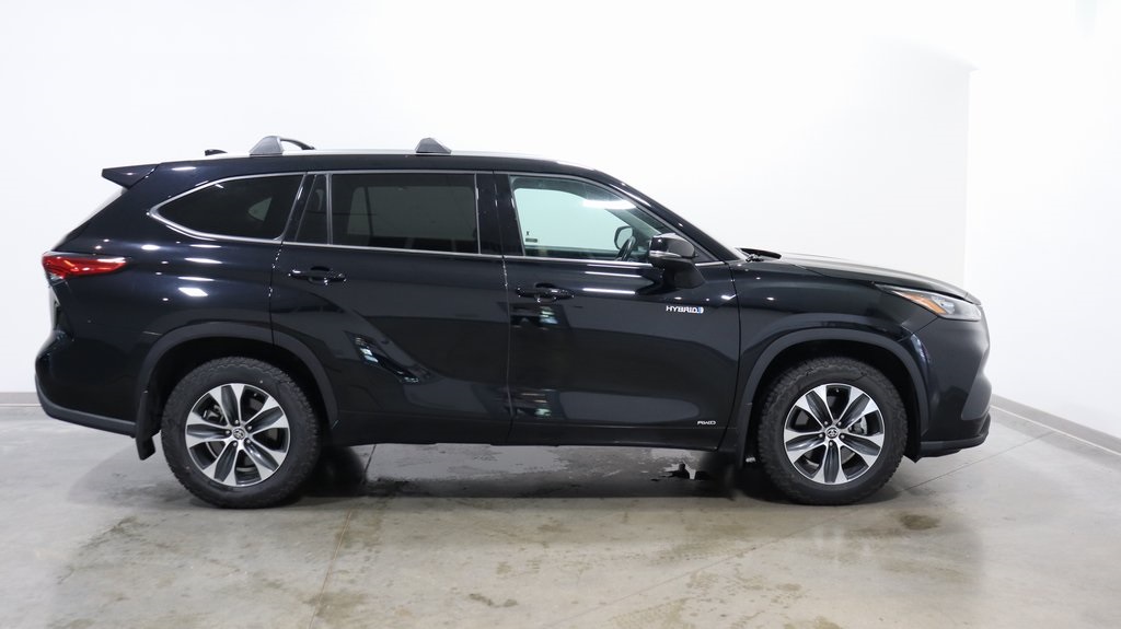 2020 Toyota Highlander Hybrid XLE 8