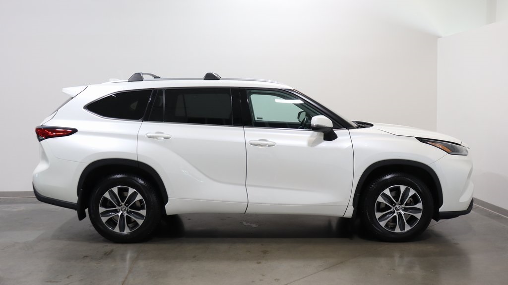 2021 Toyota Highlander XLE 8