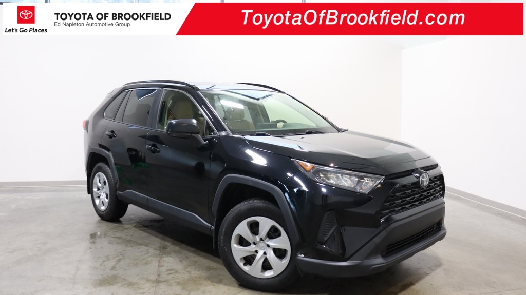 2019 Toyota RAV4 LE 1