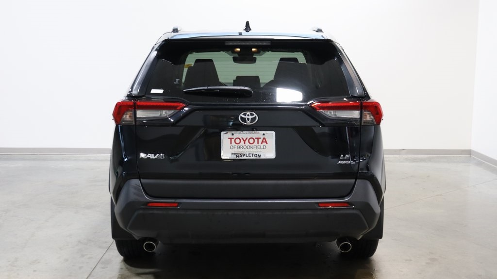 2019 Toyota RAV4 LE 6