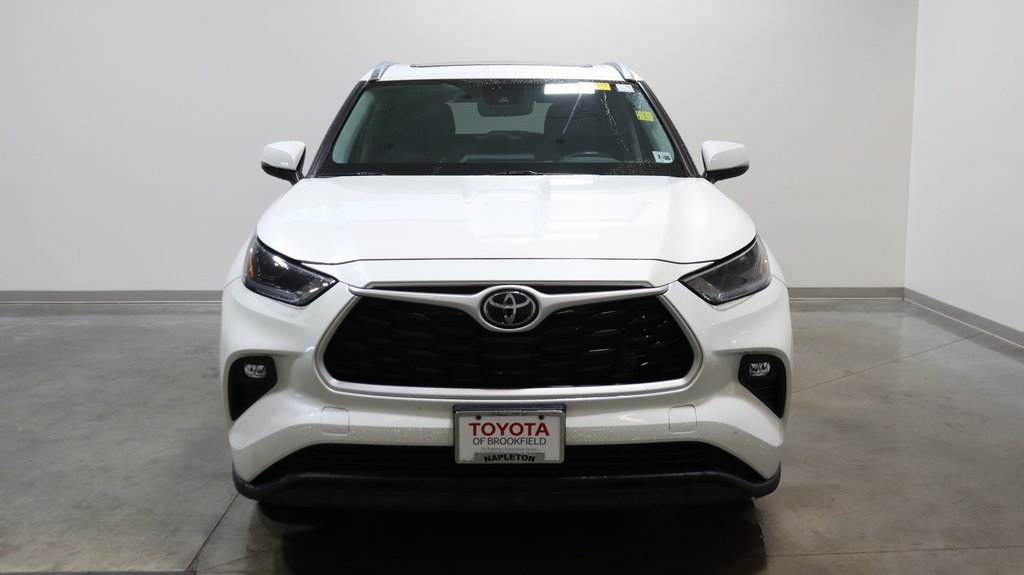 2021 Toyota Highlander XLE 2