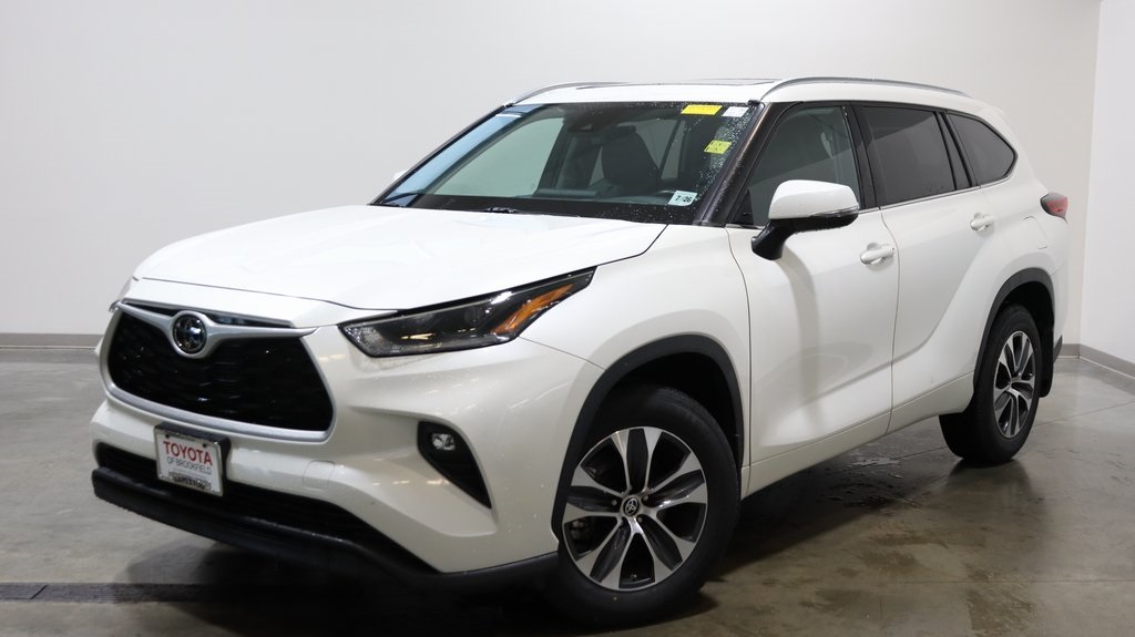 2021 Toyota Highlander XLE 3