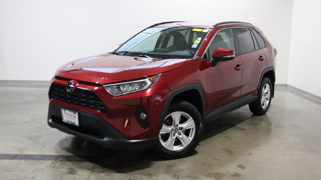 2021 Toyota RAV4 XLE 3