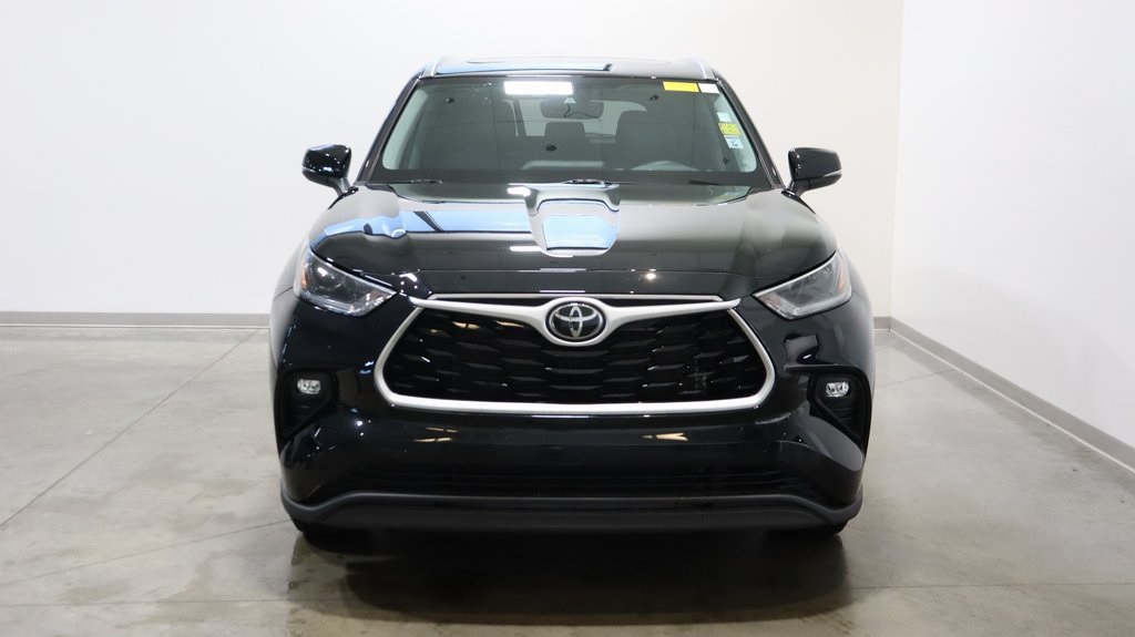 2021 Toyota Highlander XLE 2