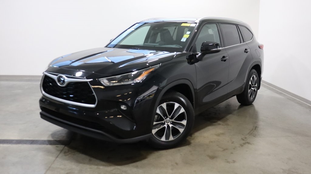 2021 Toyota Highlander XLE 3