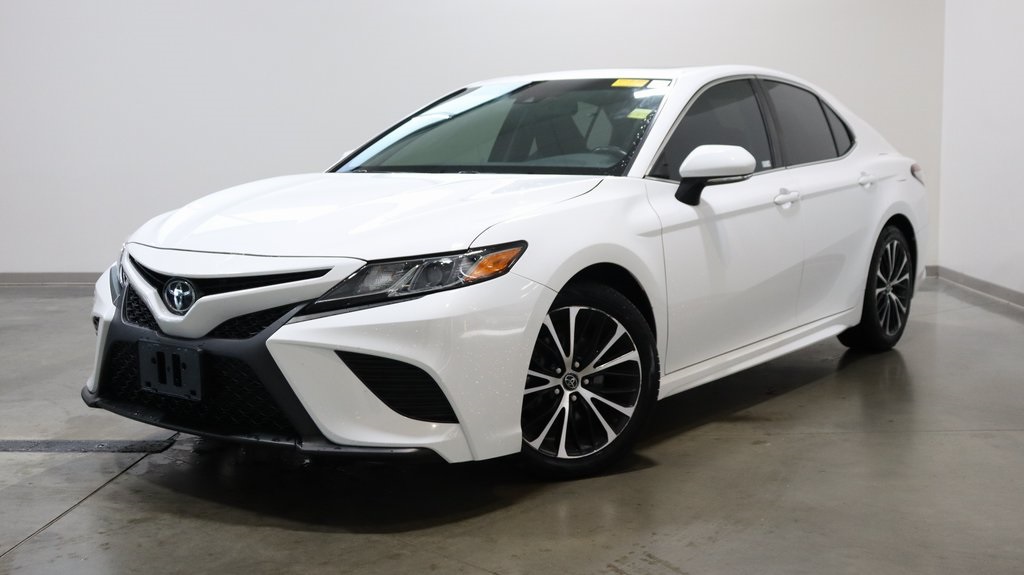 2018 Toyota Camry SE 3