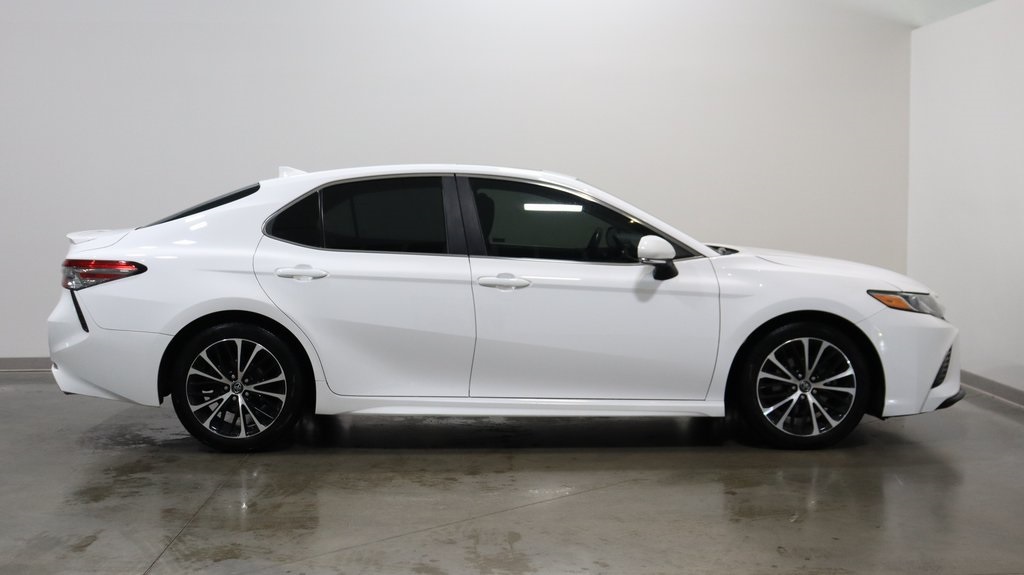 2018 Toyota Camry SE 8