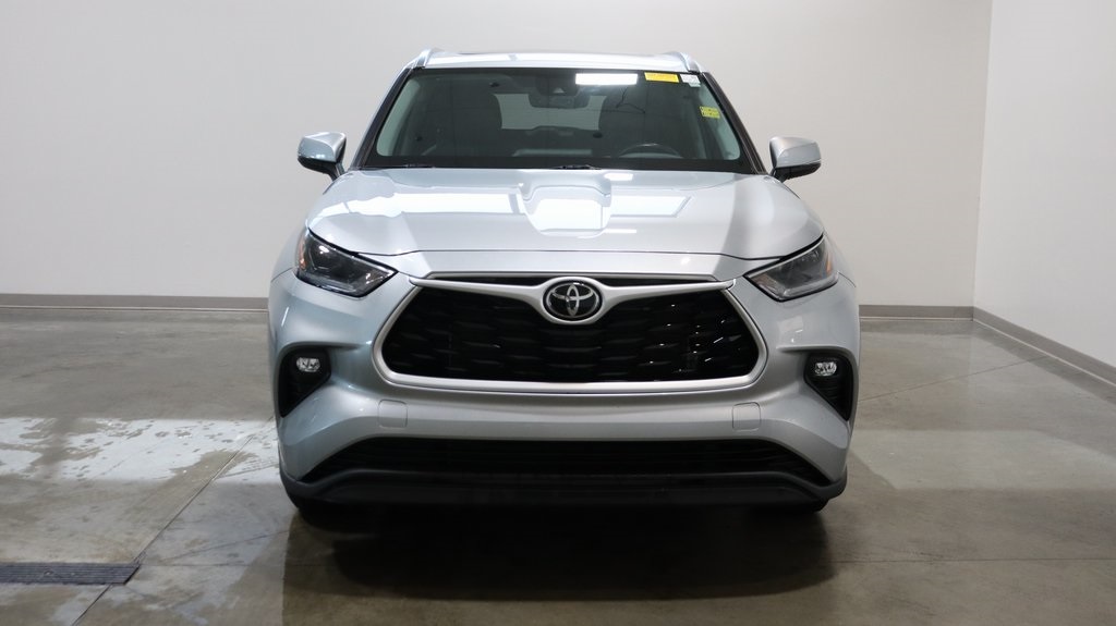 2021 Toyota Highlander XLE 2