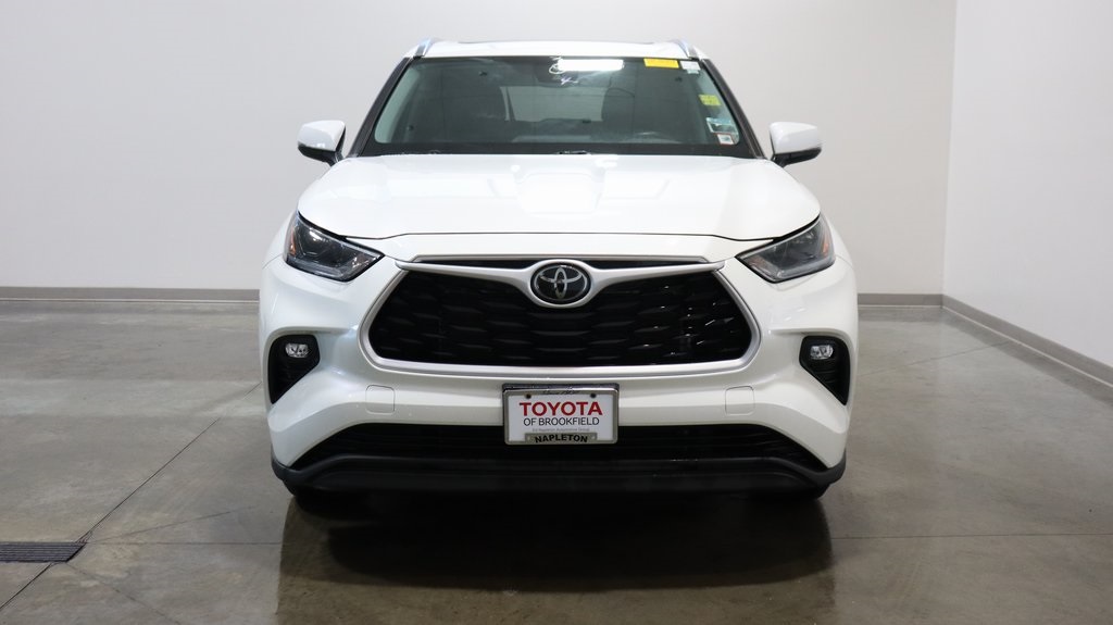 2021 Toyota Highlander XLE 2