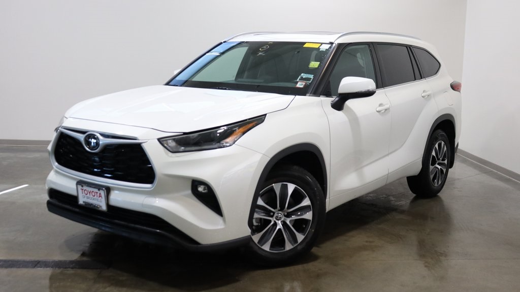 2021 Toyota Highlander XLE 3