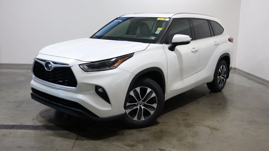 2021 Toyota Highlander XLE 3