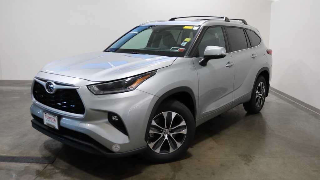 2021 Toyota Highlander XLE 3