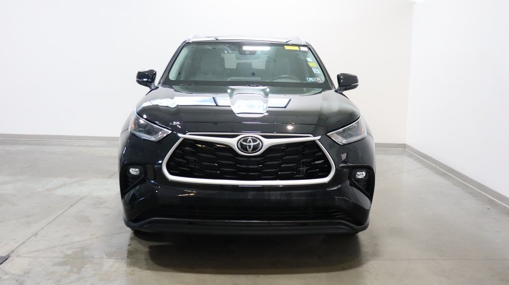 2021 Toyota Highlander XLE 2