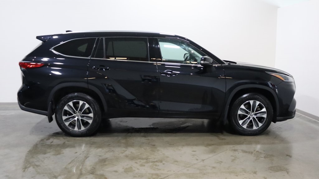 2021 Toyota Highlander XLE 8