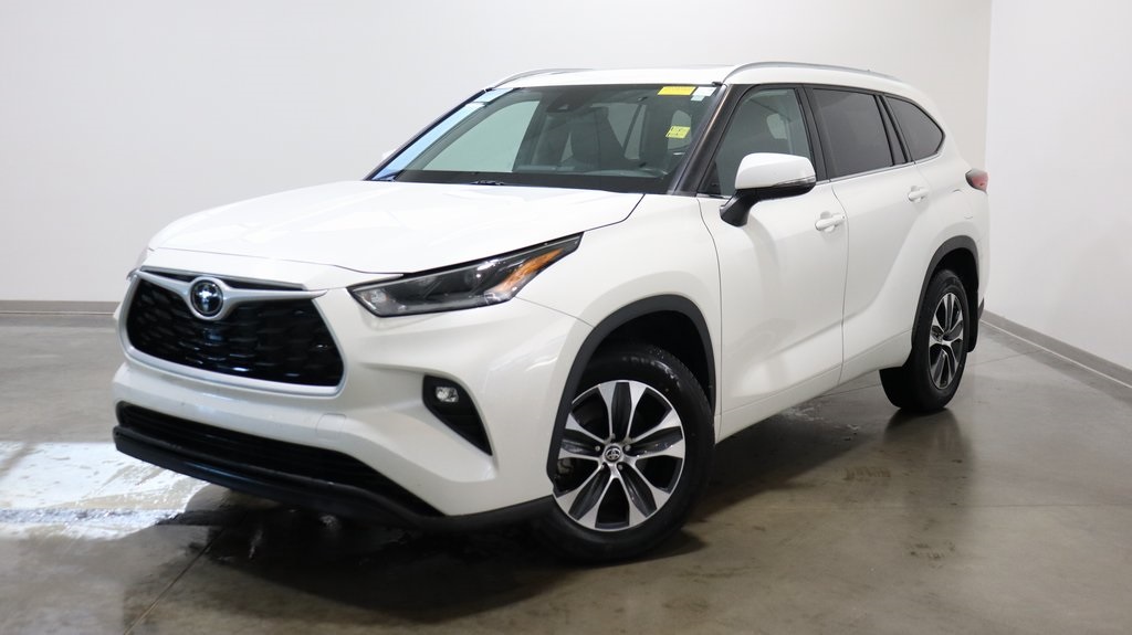 2021 Toyota Highlander XLE 3