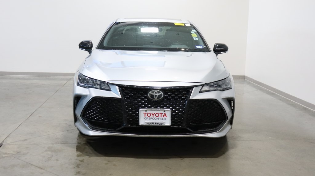 2019 Toyota Avalon XSE 2