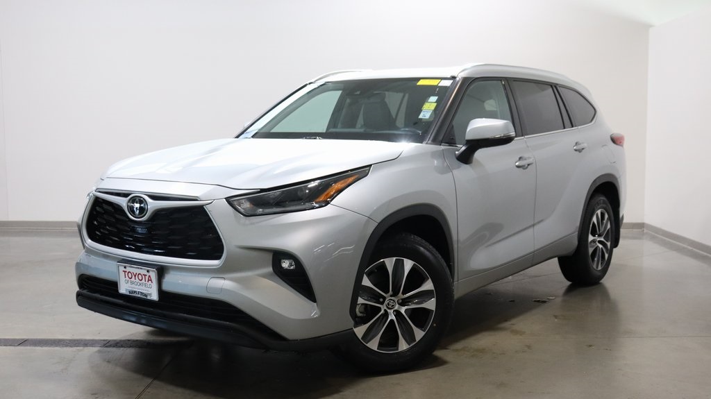 2021 Toyota Highlander XLE 3