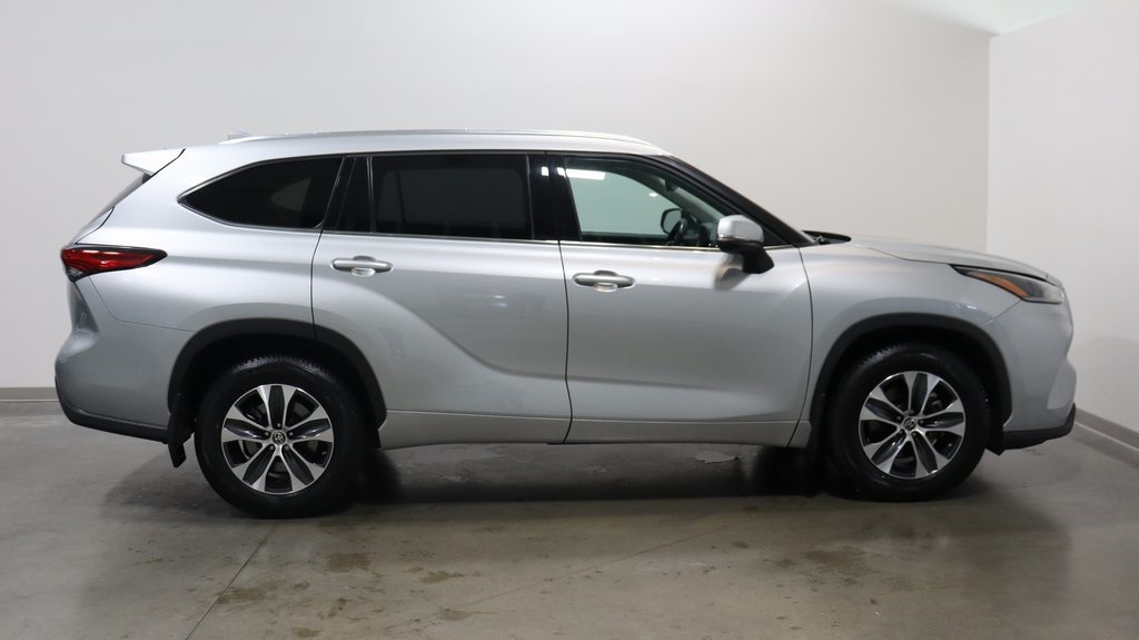 2021 Toyota Highlander XLE 8