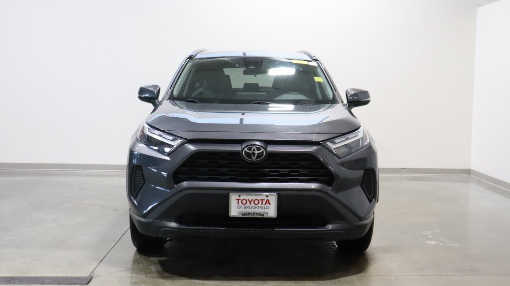 2022 Toyota RAV4 XLE 2