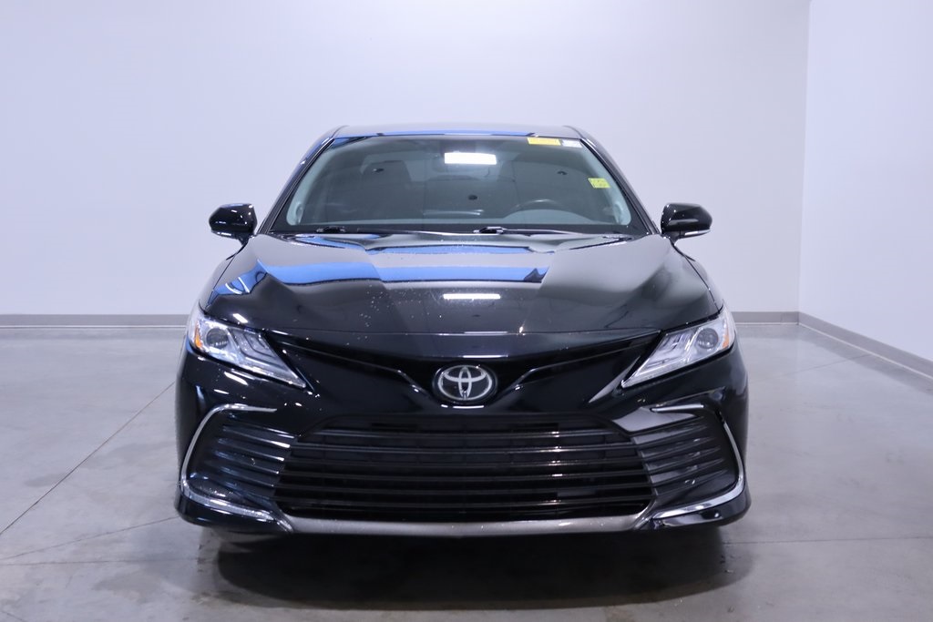 2021 Toyota Camry XLE 2