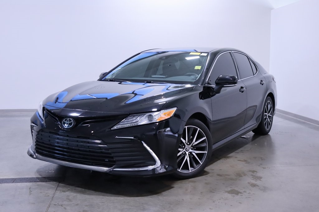 2021 Toyota Camry XLE 3