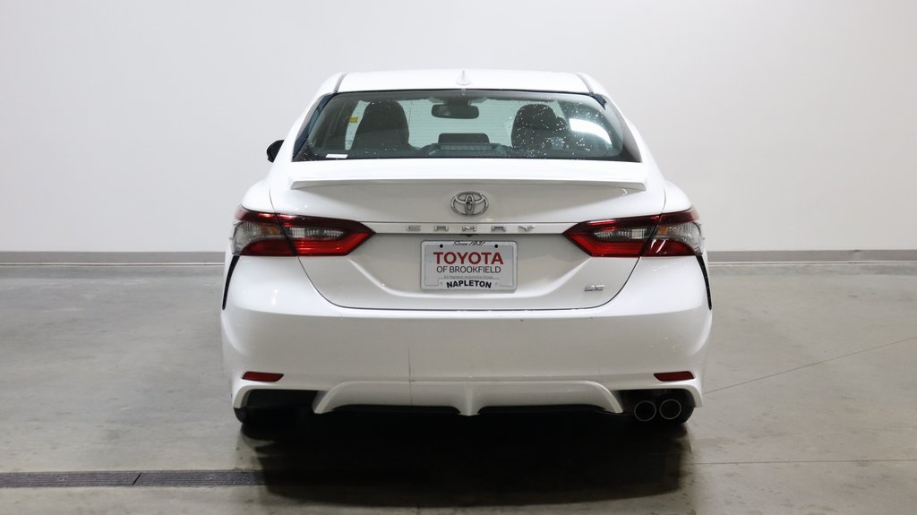 2022 Toyota Camry SE 6