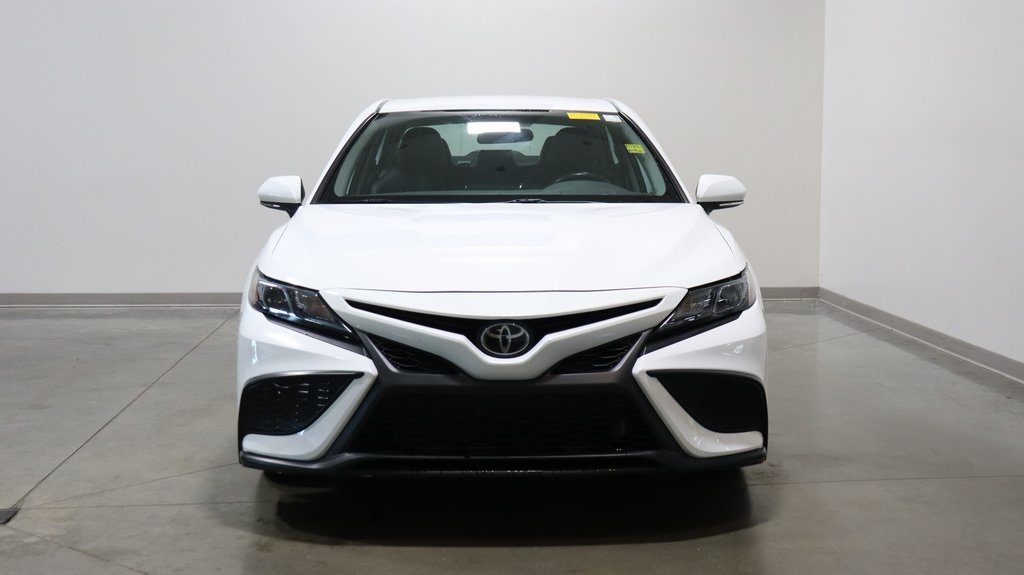 2023 Toyota Camry SE 2