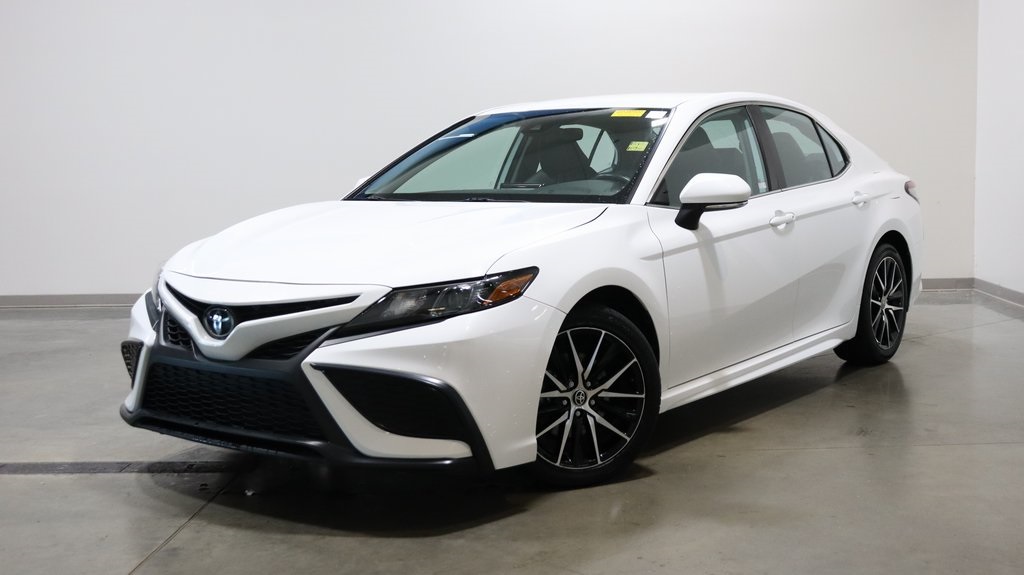 2023 Toyota Camry SE 3