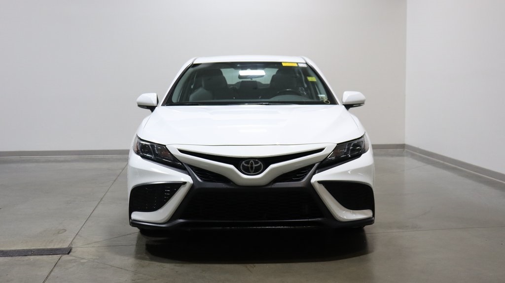 2023 Toyota Camry SE 2