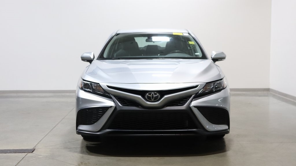 2023 Toyota Camry SE 2