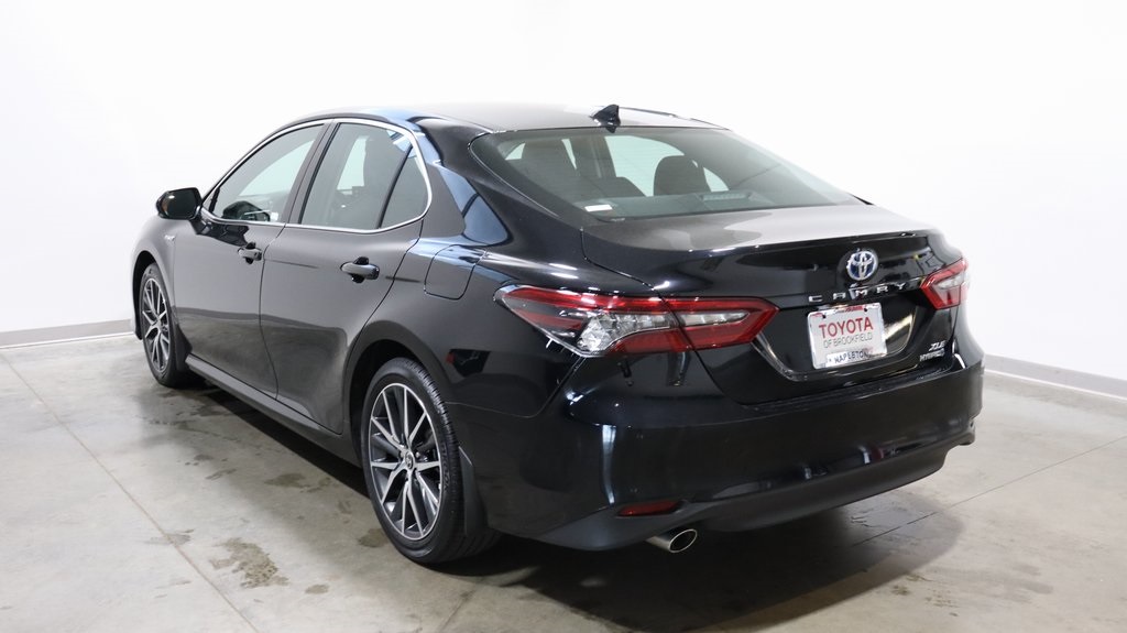 2021 Toyota Camry Hybrid XLE 5