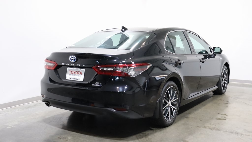 2021 Toyota Camry Hybrid XLE 7