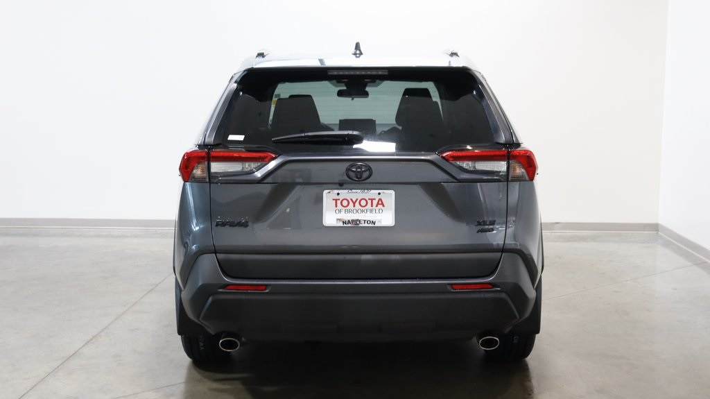 2021 Toyota RAV4 XLE 6