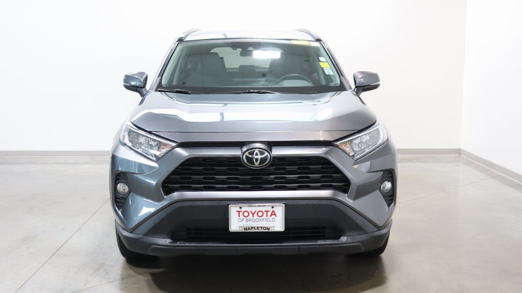 2021 Toyota RAV4 XLE 2