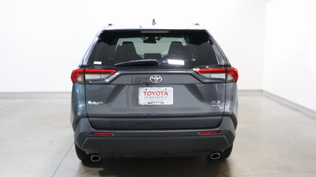 2021 Toyota RAV4 XLE 6