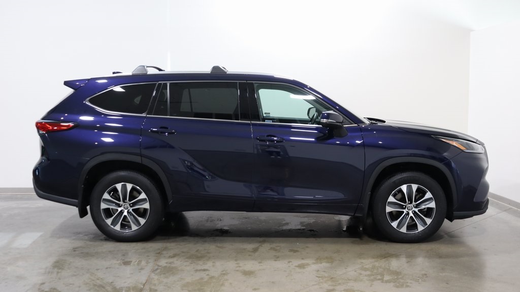 2021 Toyota Highlander XLE 8