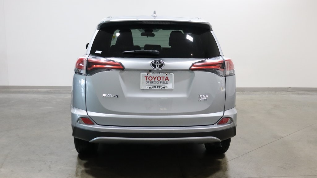 2018 Toyota RAV4 XLE 6