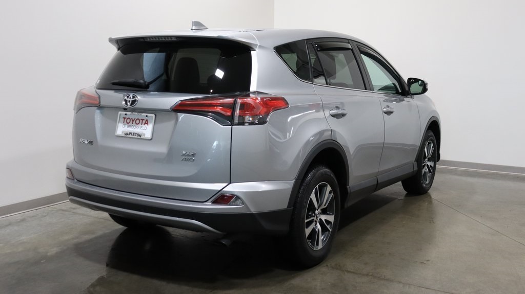 2018 Toyota RAV4 XLE 7