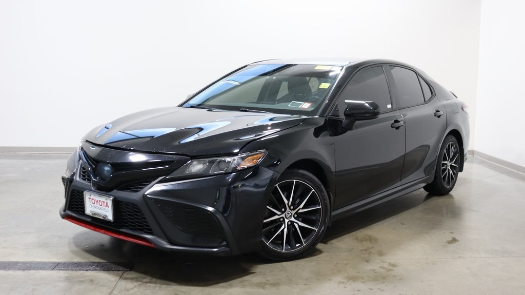 2021 Toyota Camry SE 3