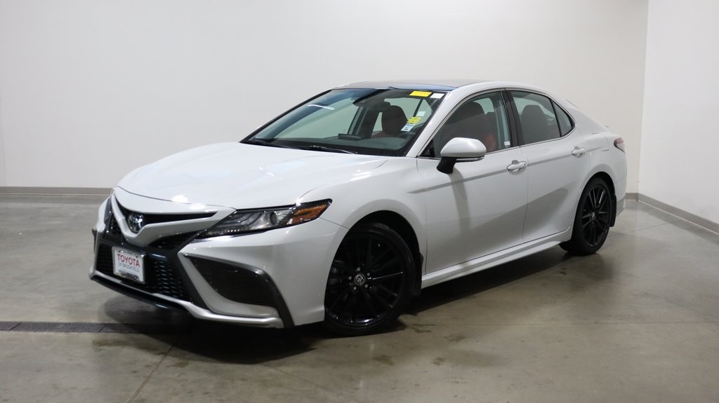 2022 Toyota Camry XSE 3