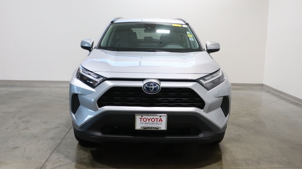 2022 Toyota RAV4 Hybrid XLE 2